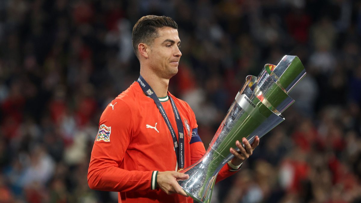 C罗回归赛场,势不可挡首场状态亮眼,湖人观众沸腾!的简单介绍 C罗回归赛场,势不可挡首场状态亮眼,湖人观众沸腾!的简单介绍