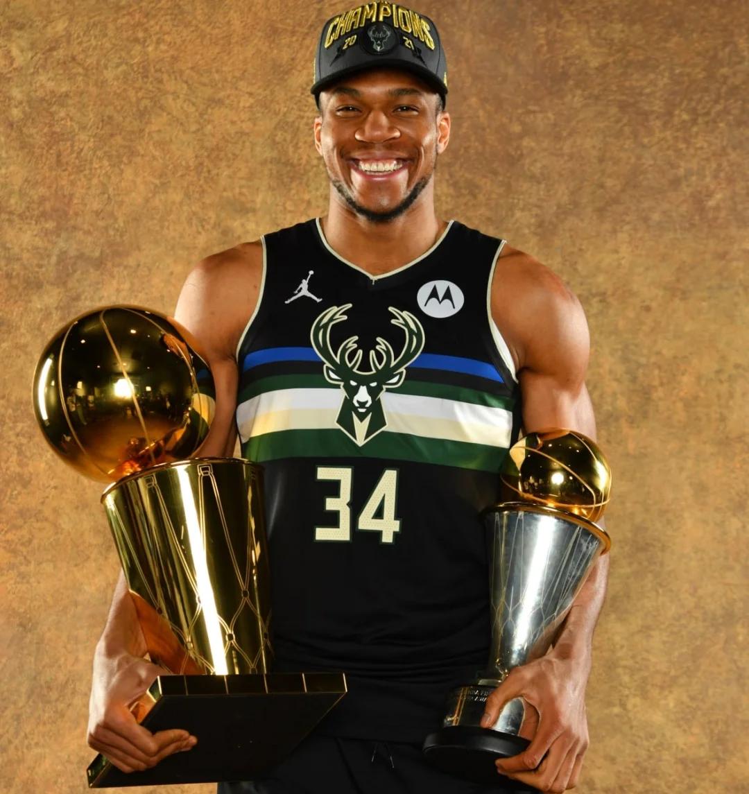 开云-字母哥在加拿大队比赛中大胜，精彩发挥引发热议！的简单介绍